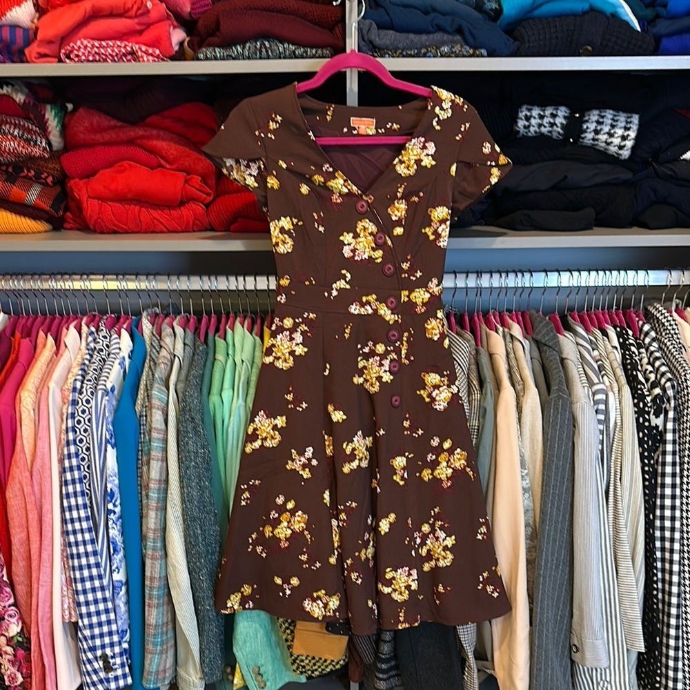Modcloth brown floral print v neck back elastic waistband dress size XS